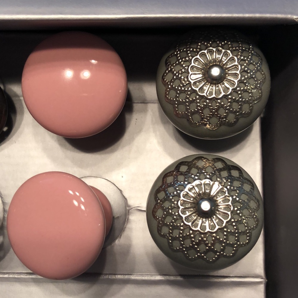 Different designs drawer knobs set. - Picture 4 of 5